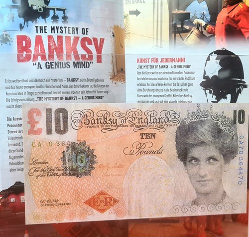 Banksy lady faced tenner - banksy, di-